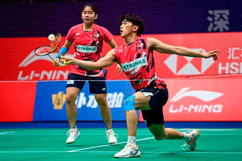 Malaysia’s Hoo Pang Ron (R) and Cheng Su Yin - AFPPIX