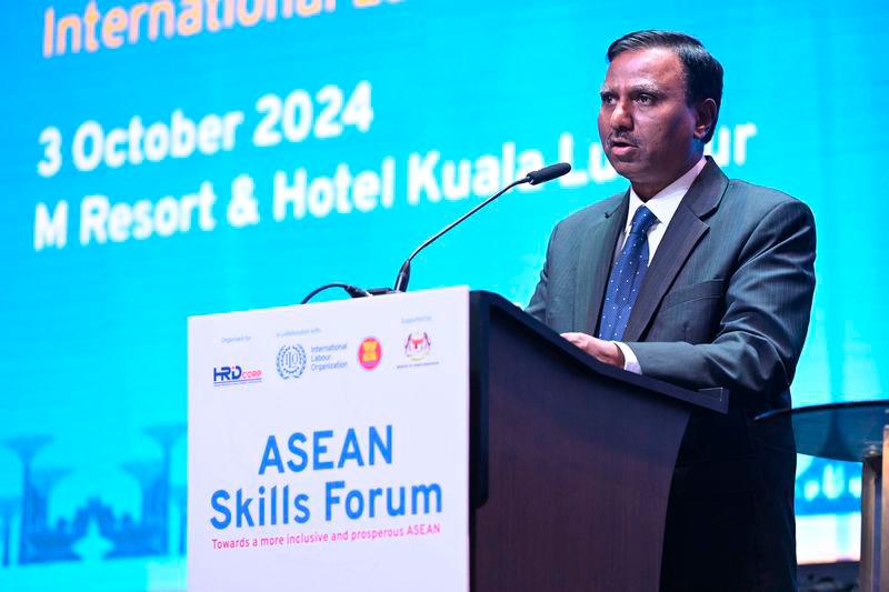 $!Mr Srinivas B Reddy, Chief of Skills and Employability Branch of the International Labour Organization (ILO) delivering his speech at the ASEAN Skills Forum 2024.