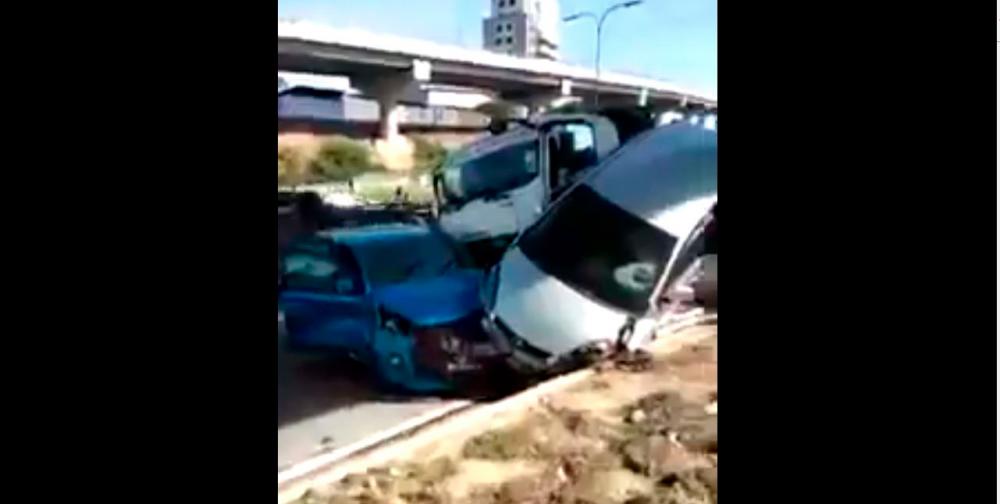 (Video) Seven-vehicle pile-up on DUKE Highway
