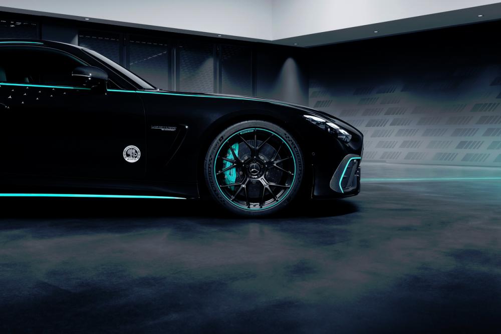 $!Mercedes-AMG Unveils Exclusive GT 63 PRO 4MATIC+ “Motorsport Collectors Edition”