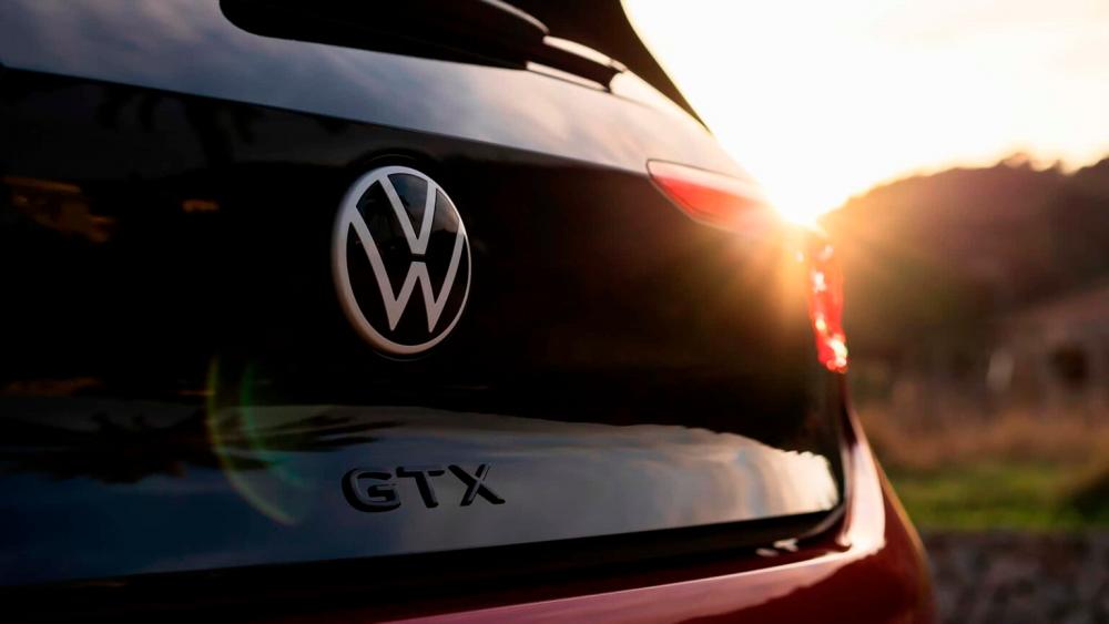 $!Volkswagen strikes landmark agreement with unions