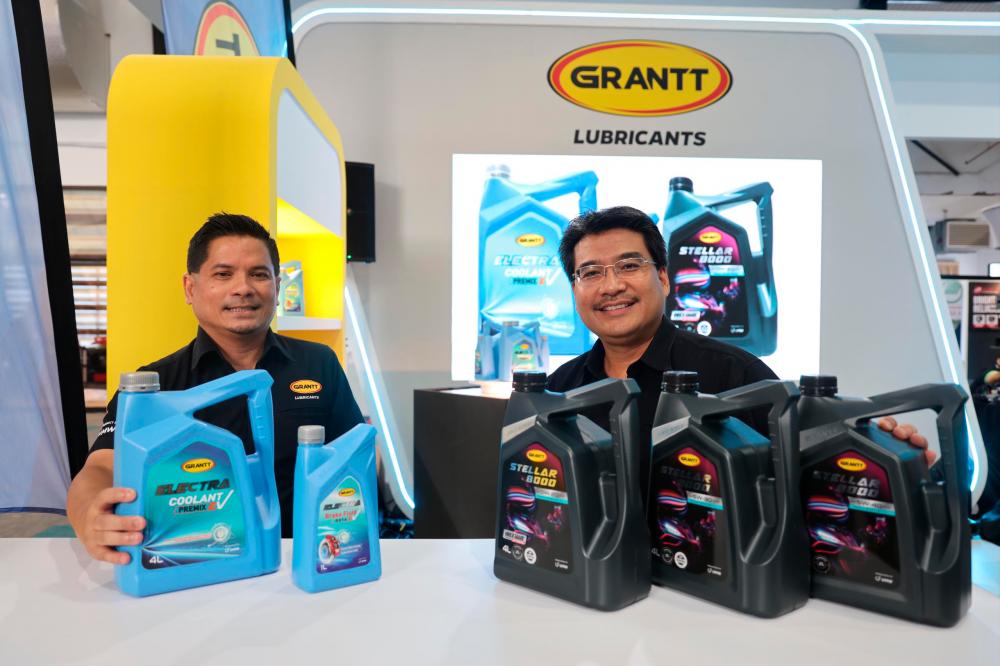 Anas Nasrun Mohd Osman (left) and Mustamir Mohamad with the new Grantt Lubricants product line-up.