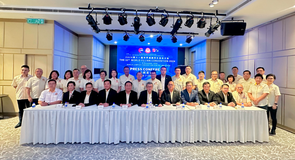 TFHAM president Tan Sri Ir Dr Lim Hock San (seated, 6th from left) with association high council members during Monday’s press conference.