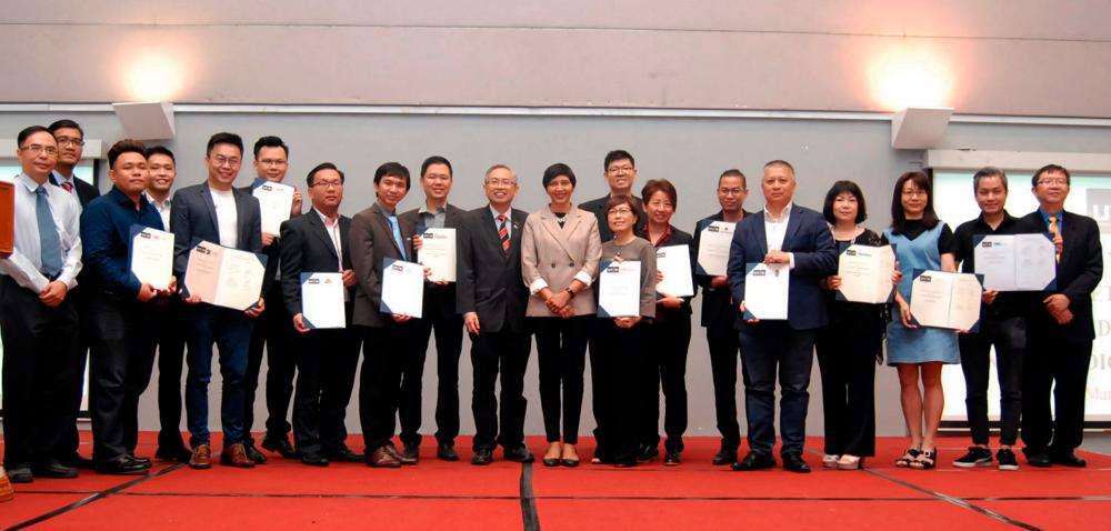 $!UTAR FICT shakes hands with 14 industry partners to educate IT talents in March 2020