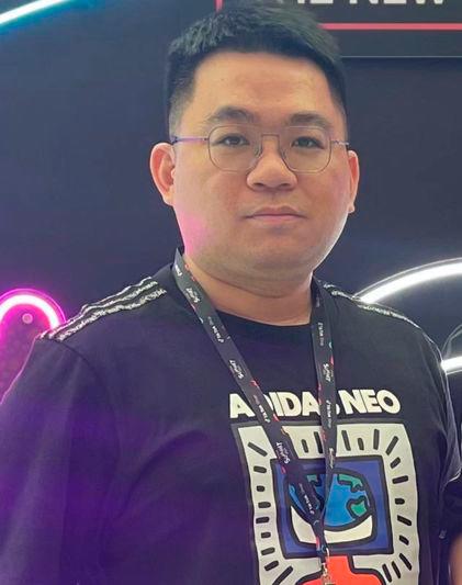 $!ZEKE Store founder Lai Ya Long says his brand is not just selling products but forging meaningful connections with customers through Shopee Live.