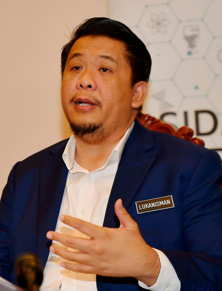 Deputy Health Minister, Datuk Lukanisman Awang Sauni. - BERNAMApix