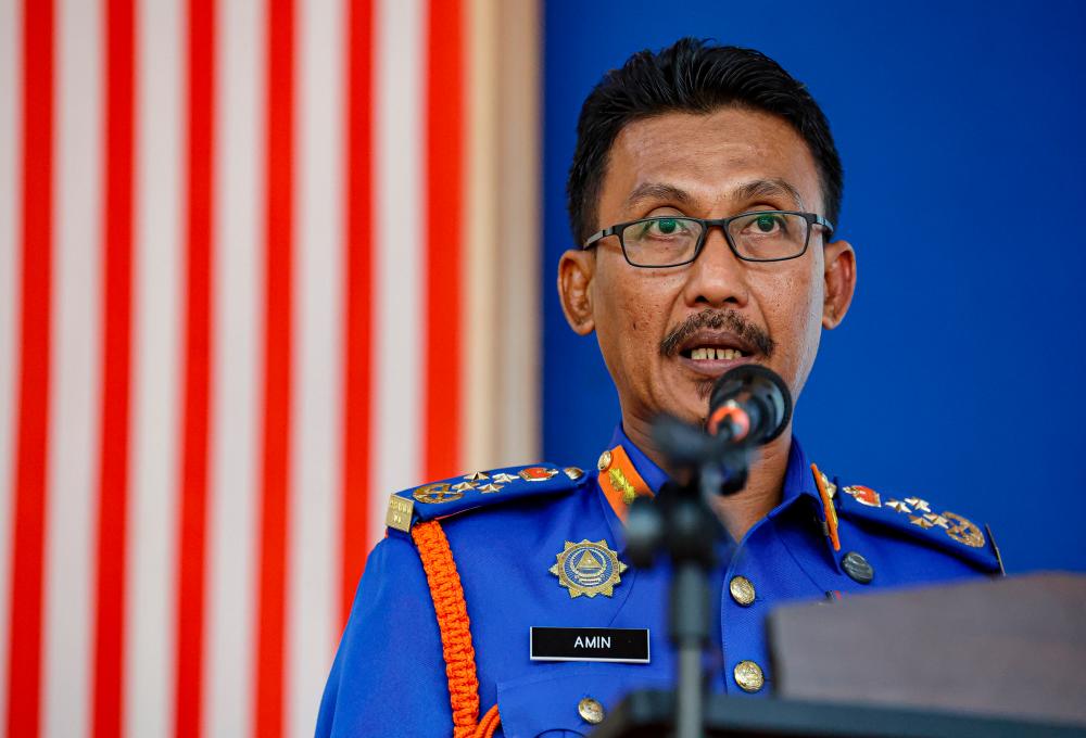 Civil Defence Force chief commissioner, Datuk Aminurrahim Mohamed. - BERNAMApix