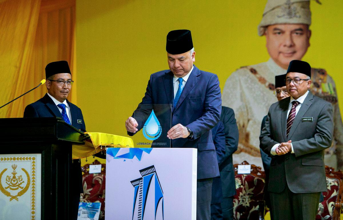 The Sultan of Perak, Sultan Nazrin Shah, graciously officiated the launch of the Perak Water Tower at Basco Avenue @ Kepayang here today. – BERNAMA