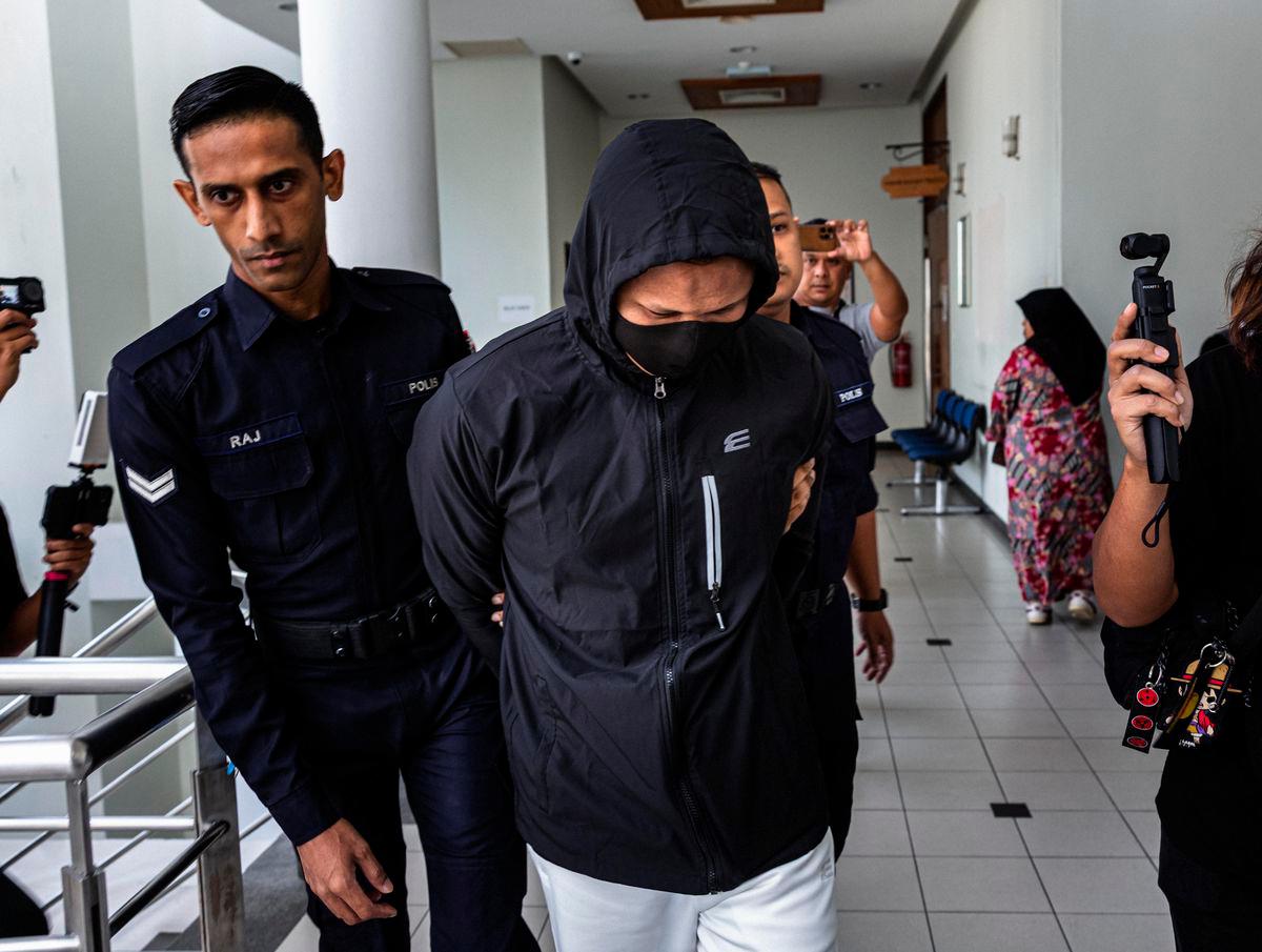 Seorang lelaki dijatuhi hukuman gantung sampai mati oleh Mahkamah Tinggi di sini hari ini atas pertuduhan membunuh seorang pekerja warga Bangladesh di kawasan Sungai Kinta, Sungai Galah, Kampung Gajah, dalam daerah Perak Tengah, tujuh tahun lepas - BERNAMA
