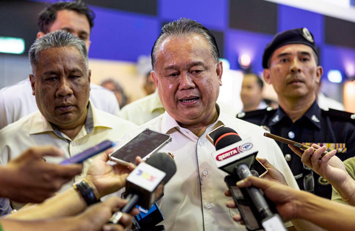 Minister Datuk Seri Alexander Nanta Linggi. Bernamapix