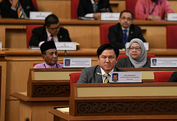 Tronoh state assemblyman Paul Yong Choo Kiong (front) at the Perak State Assembly today. — Bernama