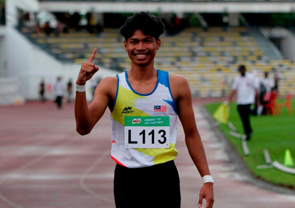 Muhammad Azeem yang telah melayakkan diri dalam acara 100m lebih awal sebelum ini, turut meraih tempat bagi acara 200m apabila melepasi had kelayakan selepas merakam catatan peribadi terbaik 20.89 saat (s) ketika memenangi pingat emas pada Kejohanan Remaja Sarawak baru-baru ini. fotoBERNAMA