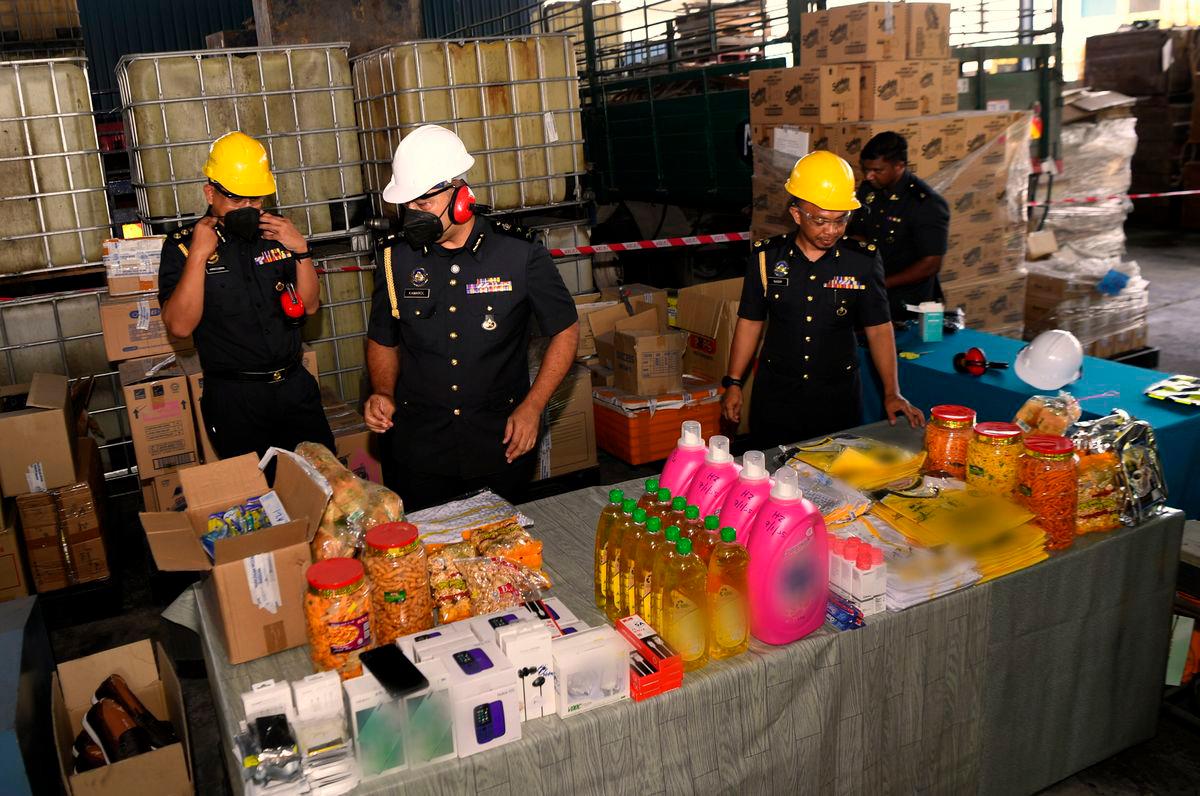 Kementerian Perdagangan Dalam Negeri dan Kos Sara Hidup (KPDN) Perak melupuskan pelbagai jenis barangan rampasan bernilai RM1.25 juta sepanjang lapan bulan pertama tahun ini- BERNAMA
