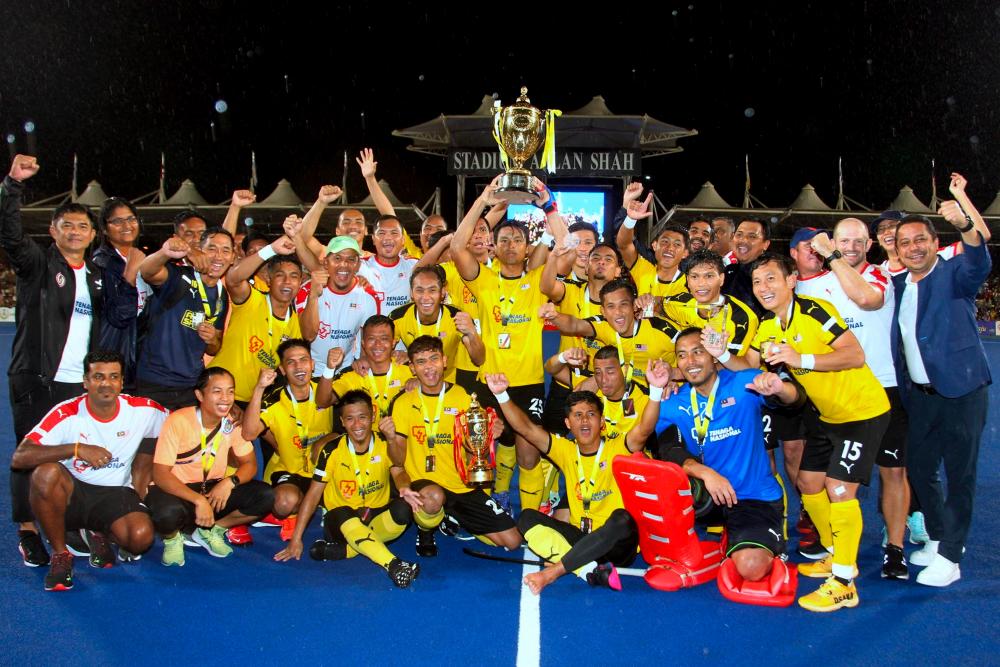 IPOH, Nov 10 -- The National Hockey Squad made history when they lifted the Sultan Azlan Shah Cup 2022 (PSAS) for the first time after defeating South Korea 3-2 in a thrilling Final at the Sultan Azlan Shah Hockey Stadium last night. BERNAMAPIX
