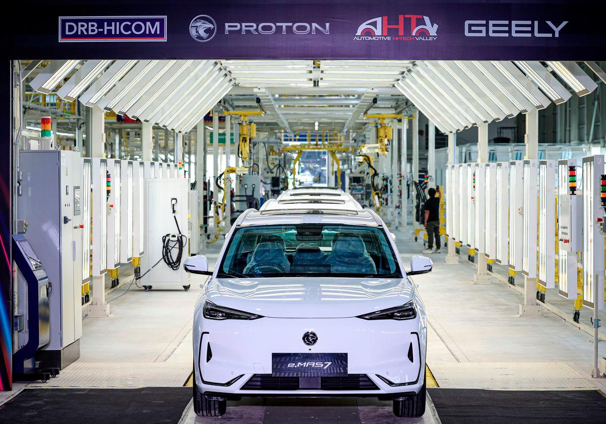 The e.MAS7 electric vehicle at the Proton Electric Vehicle Plant in PROTON Tanjung Malim today. – BERNAMA