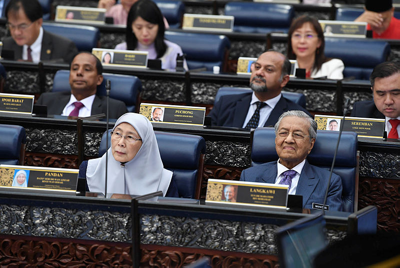 Prime Minister Tun Dr Mahathir Mohamad and Deputy Prime Minister Datuk Seri Dr Wan Azizah Wan Ismail, during the tabling of the 2020 Budget, at the Parliament, on Oct 11, 2019. — Bernama