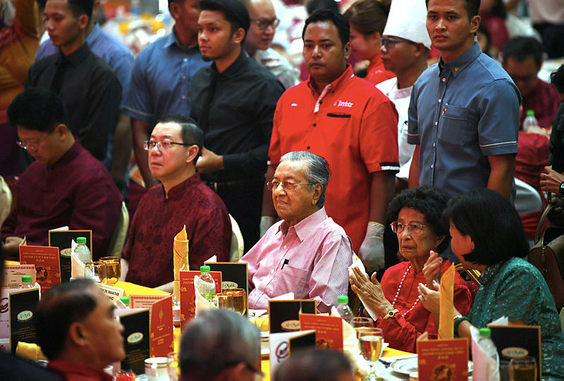 Prime Minister Tun Dr Mahathir Mohamad and his wife Tun Dr Siti Hasmah Mohamad Ali, with Finance Minister Lim Guan Eng, at the Chinese New Year (CNY) 2020 open house hosted by the latter and Klang Chinese Chamber of Commerce and Industry (KCCCI), on Jan 26, 2020. — Bernama