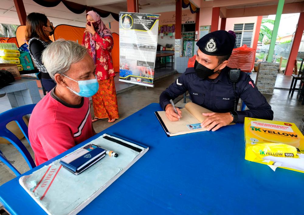 “At least the effort gives us peace of mind because many are still not able to go to the police station to lodge their reports,“ a victim said. -BERNAMAPix