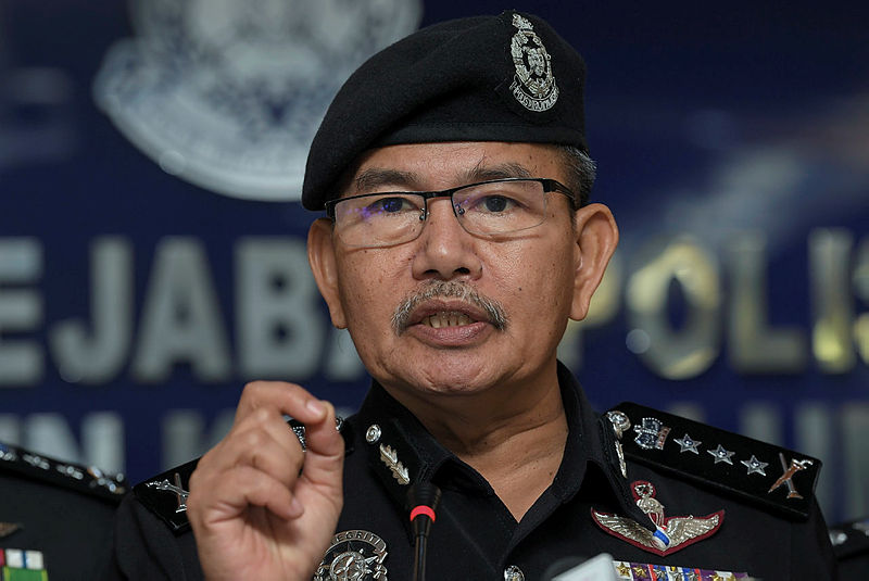 Police warn ‘Datuk Seri’ to surrender