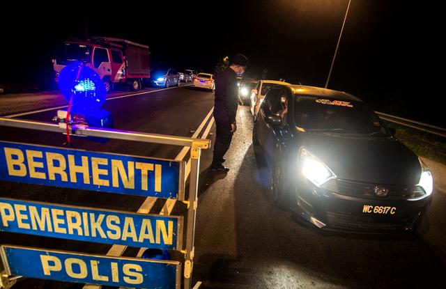 The police mounted 19 roadblocks in Kelantan.-Bernama