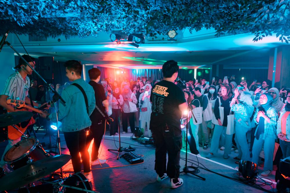 Cheesecake’s passion for One Direction and personal talents really engaged the crowd. $!Cheesecake’s passion for One Direction and personal talents really engaged the crowd.