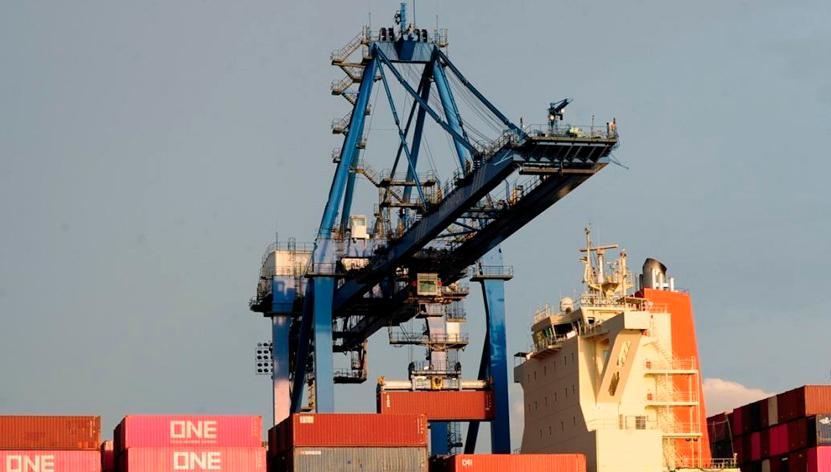 Malaysia’s total trade rose by 3.8% year-on-year to RM1.98 trillion between January and August. – Bernama filepic