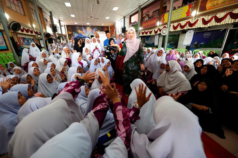 - fotoBERNAMA
