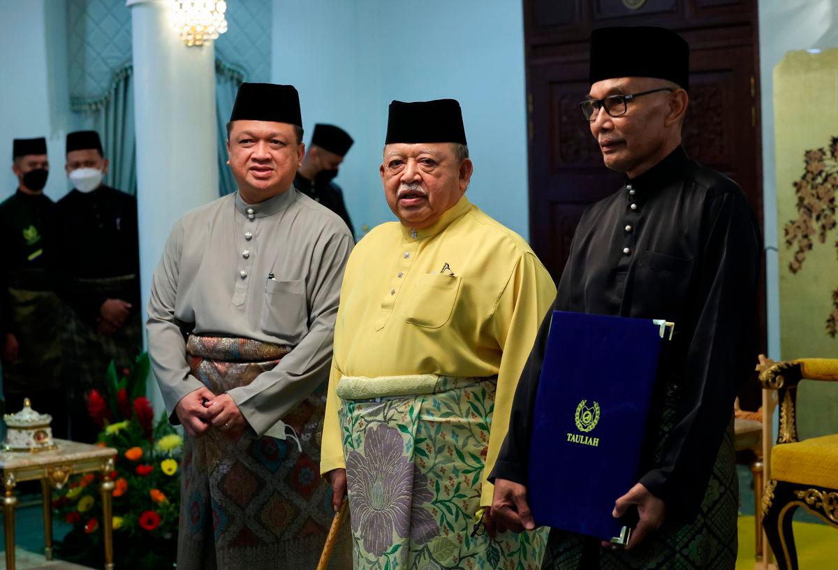 Raja Perlis Tuanku Syed Sirajuddin Putra Jamalulail dan Raja Muda Perlis, Tuanku Syed Faizuddin Putra Jamalullail (kiri) pada tahun 2022 - BERNAMA
