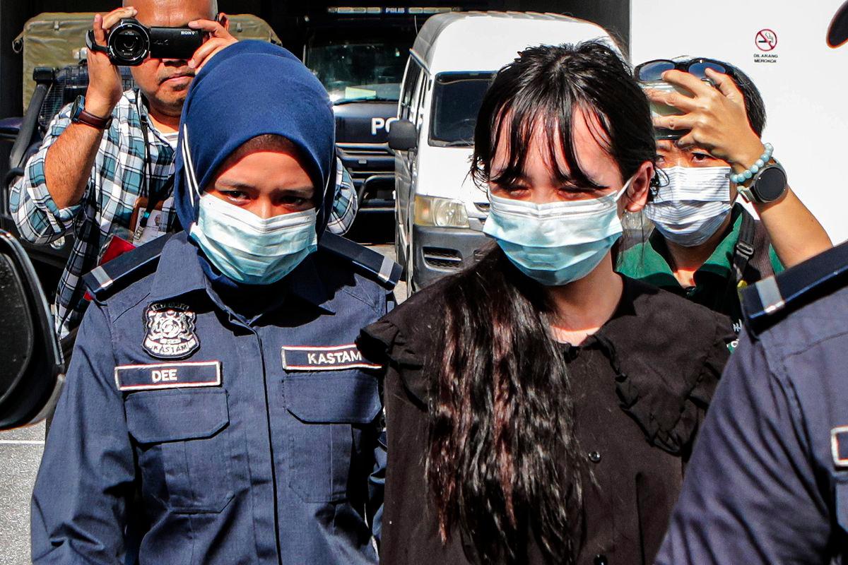Wanita warga Thailand Kittiya Chaiyaphuek, 27, hari ini didakwa di Mahkamah Majistret di sini atas dua pertuduhan mengedar dadah jenis kanabis seberat 1,735 gram di Padang Besar pada 8 Okt lepas. - fotoBERNAMA