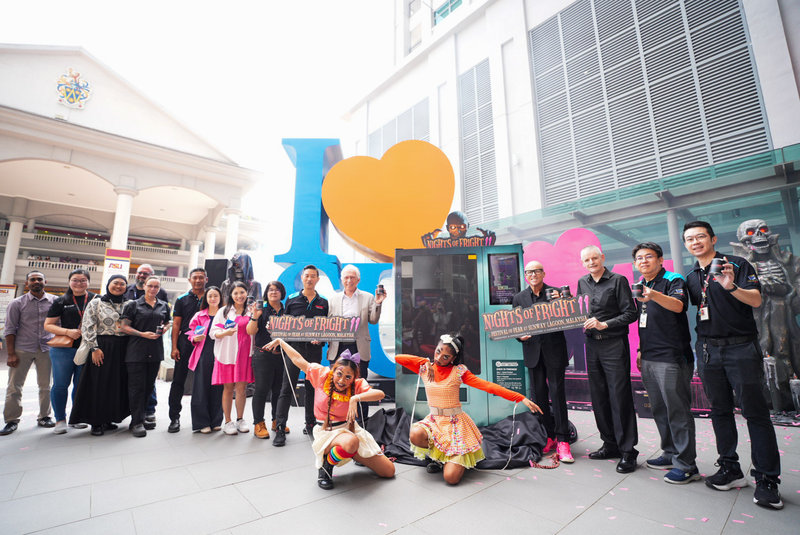 $!VIPs and special guests from Sunway University, Monash University, and Sunway Theme Parks come together to commemorate the tri-campus collaboration for NOF 11’s exclusive campus preview.