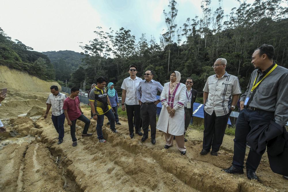 Housing and Local Government Minister Zuraida Kamaruddin visits the construction site at Brinchang, on Jan 25, 2019. — Bernama