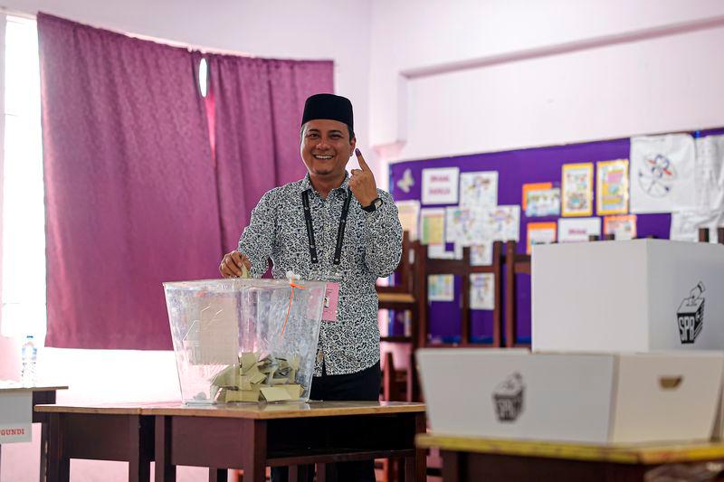 Calon BN Syed Hussien Syed Abdullah - fotoBERNAMA