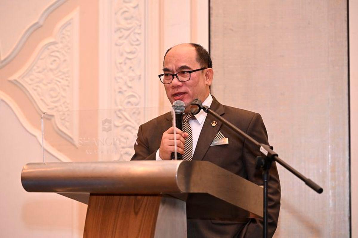 Dr Shatar emphasised how universities represented a training ground for students rather than a factory mill churning out graduates $!Dr Shatar emphasised how universities represented a training ground for students rather than a factory mill churning out graduates