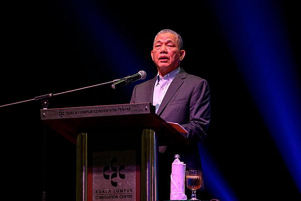 Datuk Seri Fadillah Yusof –Bernamapix