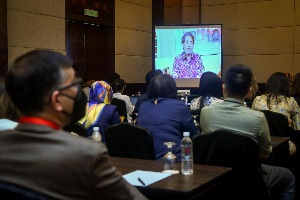 PUTRAJAYA, Sept 6 -- Health Minister Khairy Jamaluddin delivers an opening speech at the Asia Pacific Economic Cooperation (APEC) Health Financing Forum online today. BERNAMAPIX