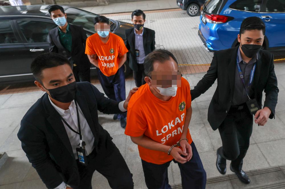 PUTRAJAYA, Jan 7 -- Two senior directors of the Datuk company have been remanded for four days from today to assist in the investigation into the issue of the purchase of shares and the acquisition of the management concession of Menara Kuala Lumpur (Menara KL). BERNAMAPIX