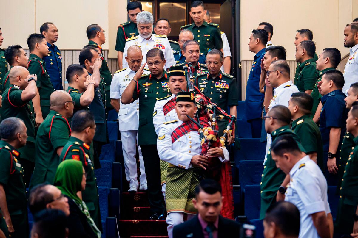 Malaysian Armed Forces (MAF) Chief General Tan Sri Mohd Nizam Jaffar attends the inaugural Hall of Fame Proclamation Ceremony of the National Resilience College (MKN) at MKN today. – BERNAMA
