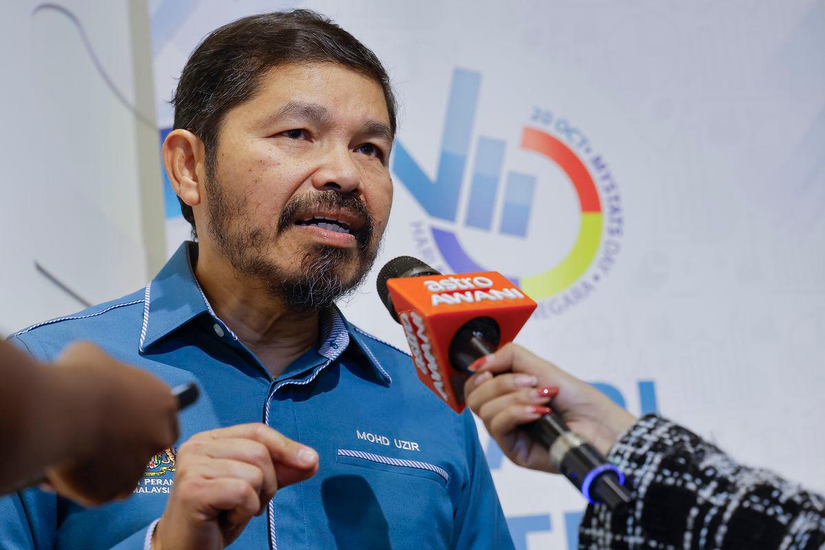 Chief Statistician Datuk Seri Dr Mohd Uzir Mahidin - Photo by BERNAMA