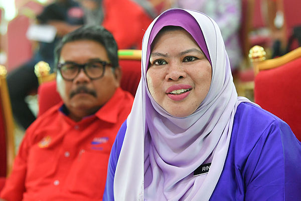 Rural Development Minister Datuk Seri Rina Mohd Harun during a press conferece after officiating the Wacana Ilmu Wanita Inspirasiku programme in Sepang today. — Bernama