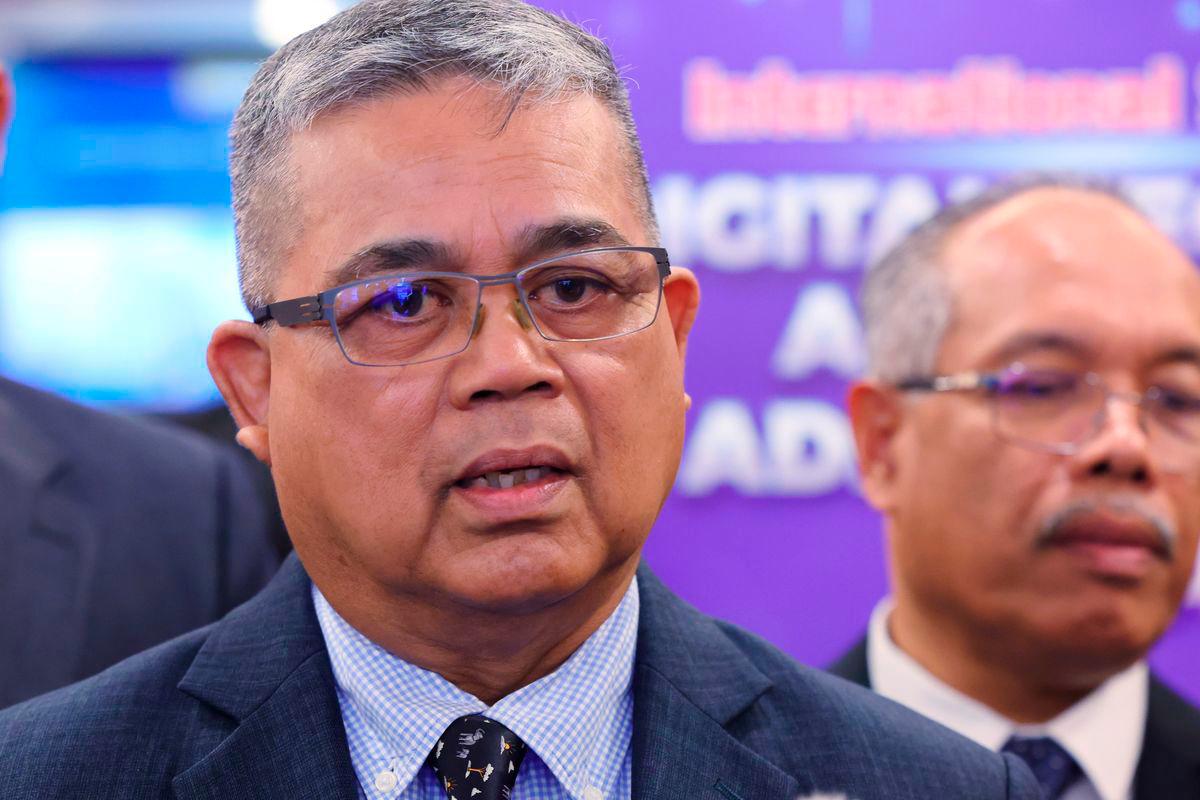 Menteri Perpaduan Negara Datuk Aaron Ago Dagang. - BERNAMA