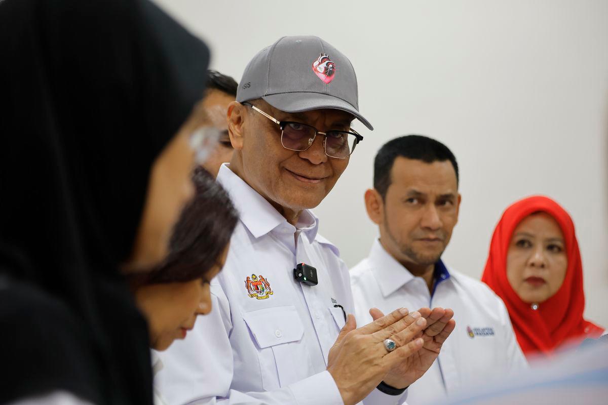 Health Minister Datuk Seri Dr Dzulkefly Ahmad speaking at a press conference after attending the 2025 MADANI Heroes Tour Heart Day Celebration at Sultan Idris Shah Hospital (HSIS) today. – BERNAMA