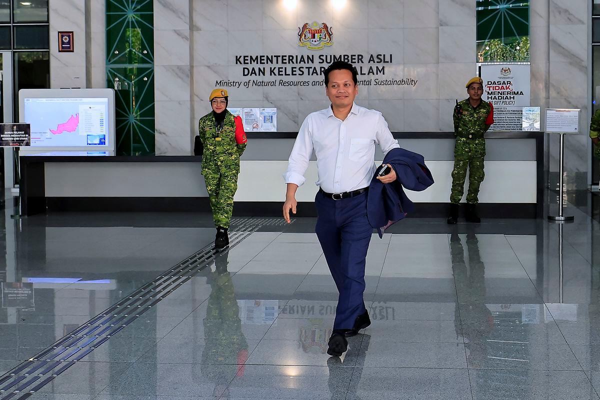 Nik Nazmi Nik Ahmad - Photo by BERNAMA