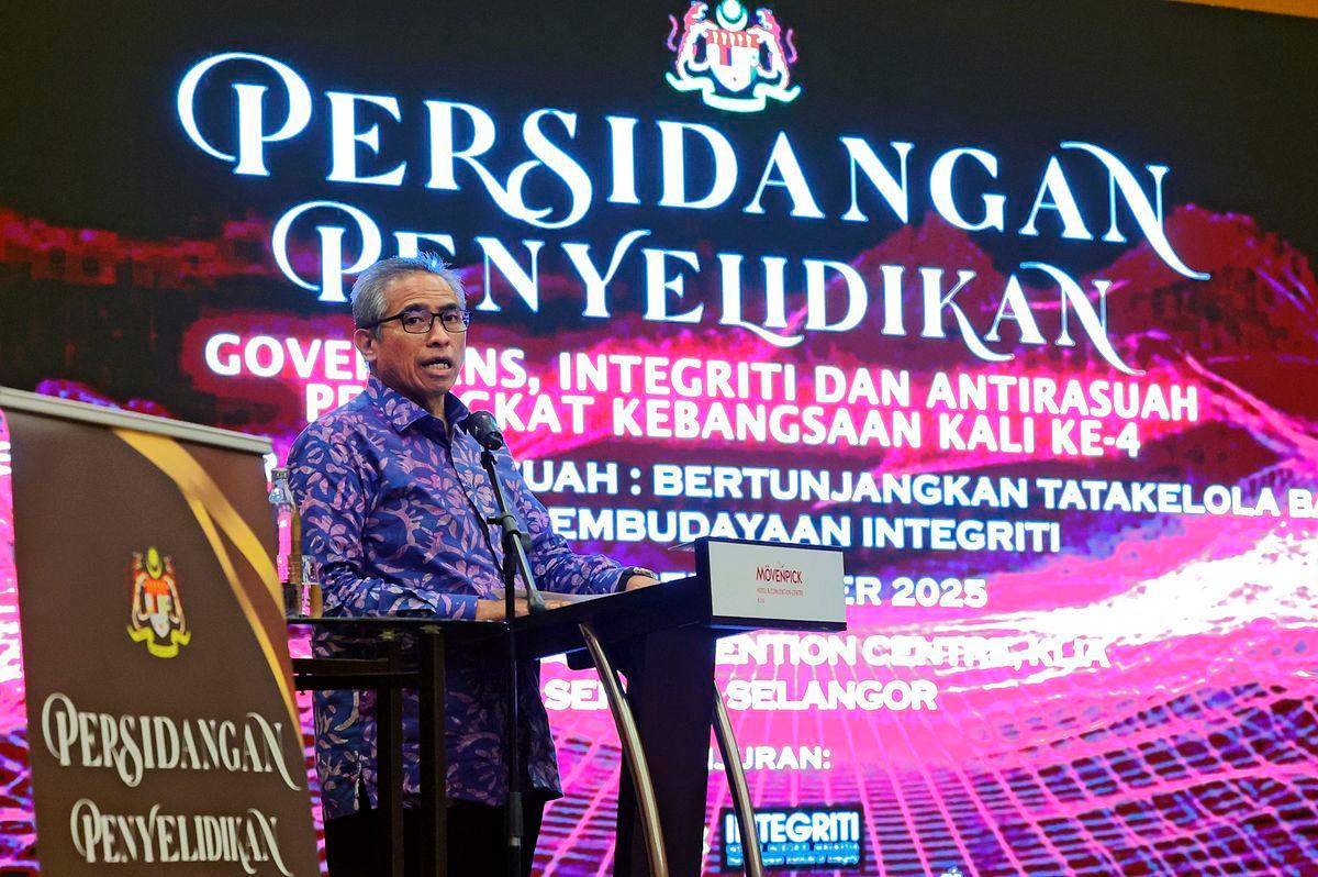 Ketua Setiausaha Negara Tan Sri Shamsul Azri Abu Bakar ketika berucap pada Majlis Perasmian Persidangan Penyelidikan Governans, Integriti dan Antirasuah Peringkat Kebangsaan kali keempat di sini hari ini - fotoBERNAMA