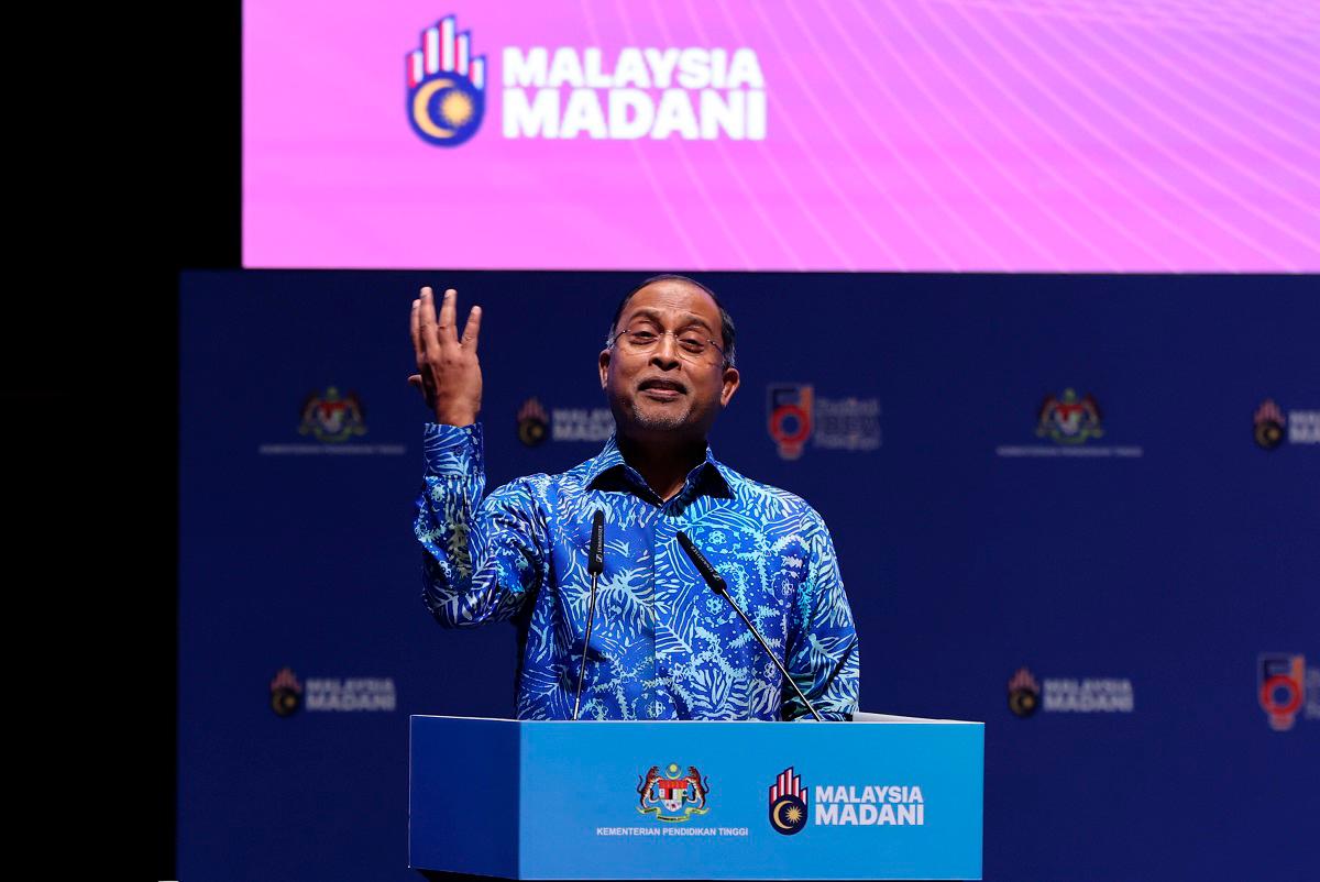 Menteri Pendidikan Tinggi, Datuk Seri Dr Zambry Abd Kadir. - fotoBERNAMA