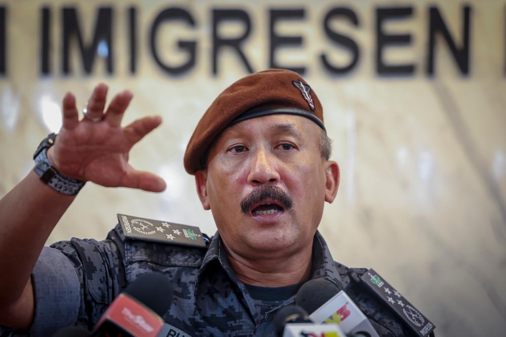 Immigration director-general, Datuk Ruslin Jusoh. - BERNAMAPIX