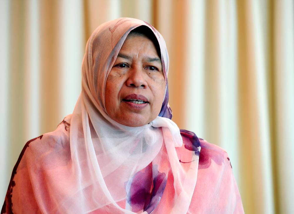 All foreigners can buy unsold luxury homes, reiterates Zuraida