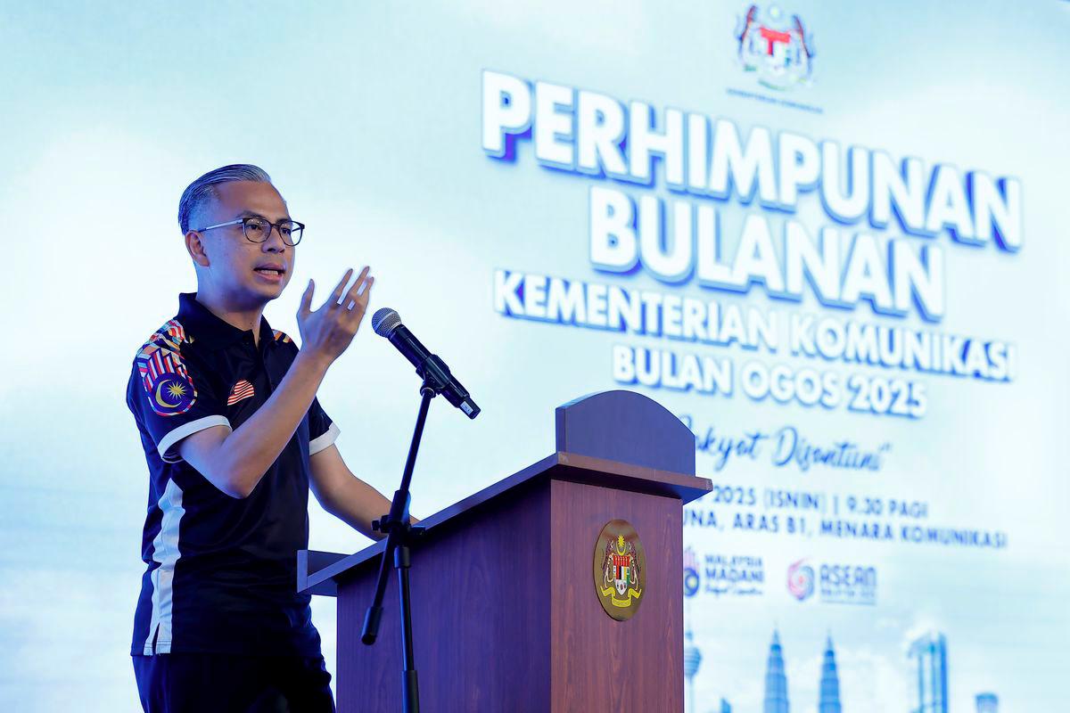 Communications Minister Datuk Fahmi Fadzil delivered a speech at the Ministry of Communications’ Monthly Assembly for August 2025 at the Communications Tower today. – BERNAMA