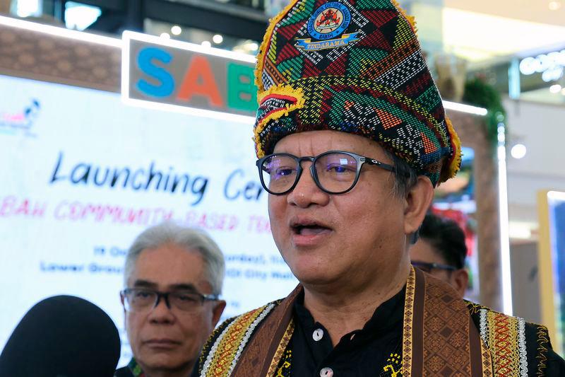 Pembantu Menteri Pelancongan, Kebudayaan dan Alam Sekitar Sabah, Datuk Joniston Bangkuai - fotoBERNAMA
