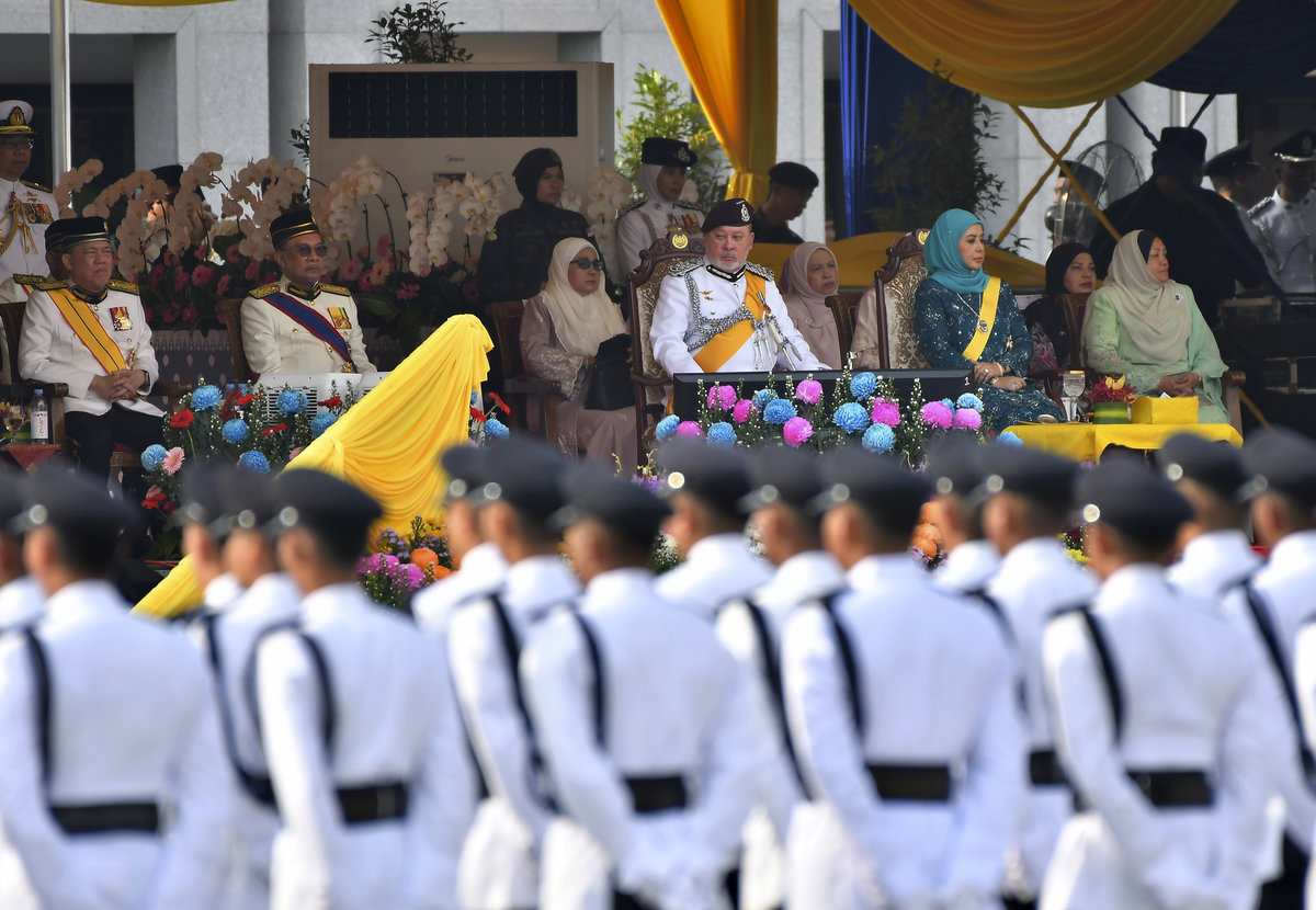 The Yang di-Pertuan Agong, Sultan Ibrahim, and the Raja Permaisuri Agong, Raja Zarith Sofiah, graciously attended the ceremonial parade in conjunction with the 2025 Warriors’ Day celebration at Dataran Pahlawan today. Also present were Prime Minister Datuk Seri Anwar Ibrahim and his wife, Datuk Seri Dr Wan Azizah Wan Ismail. – BERNAMA