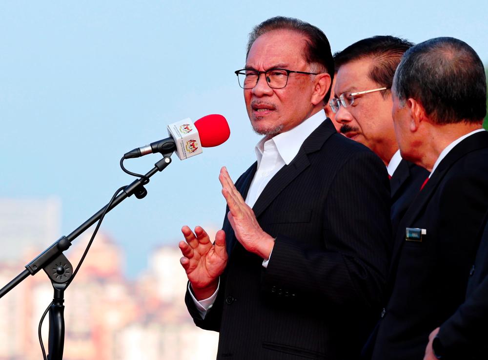 Prime Minister Datuk Seri Anwar Ibrahim (third,right) - BERNAMAPIX